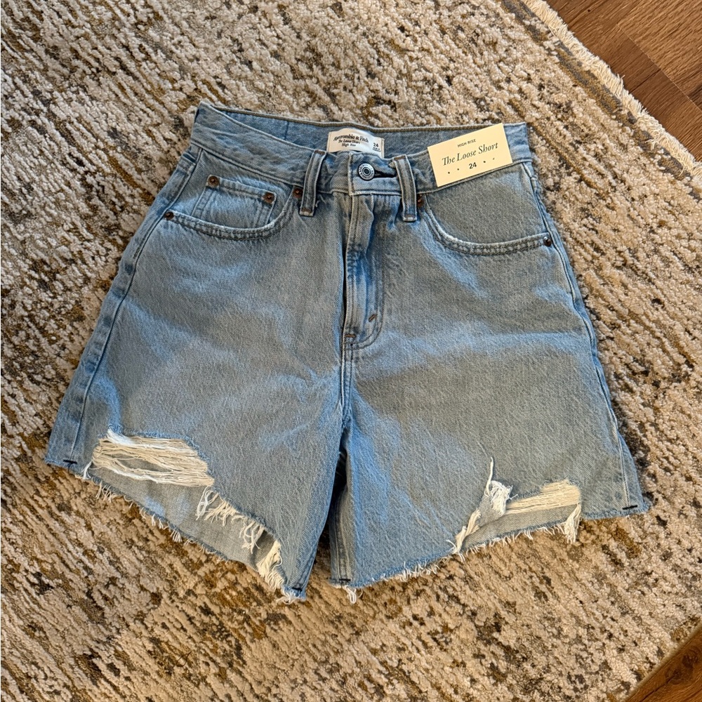 Abercrombie Women's The Loose Short Denim Shorts size 24 NWT